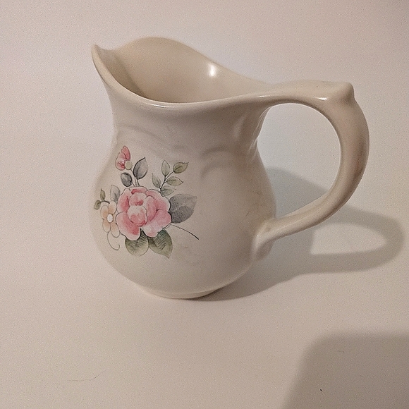 Pfaltzgraff Tea Rose Creamer - Picture 6 of 8